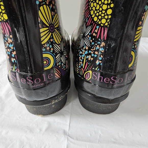 SHESOLE Women's Mid Calf Floral Waterproof Rain Boots - Picture 4 of 10